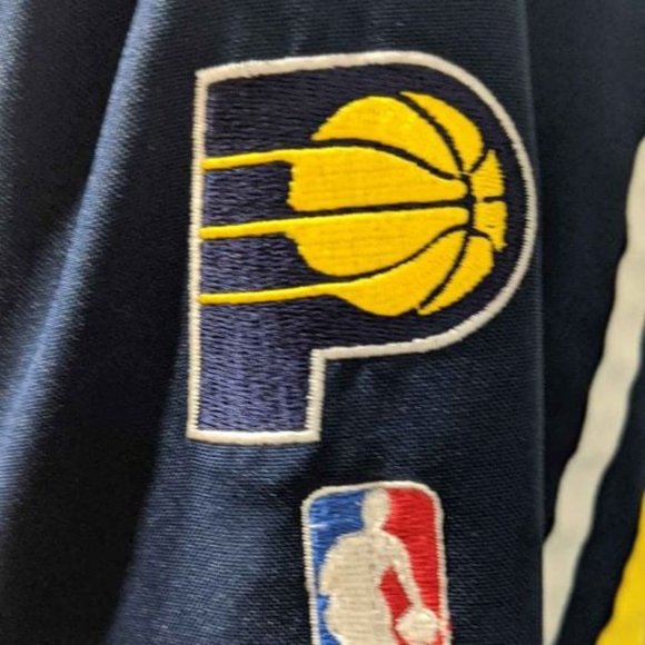Nike Indiana Pacers Large Jacket - Picture 2 of 3